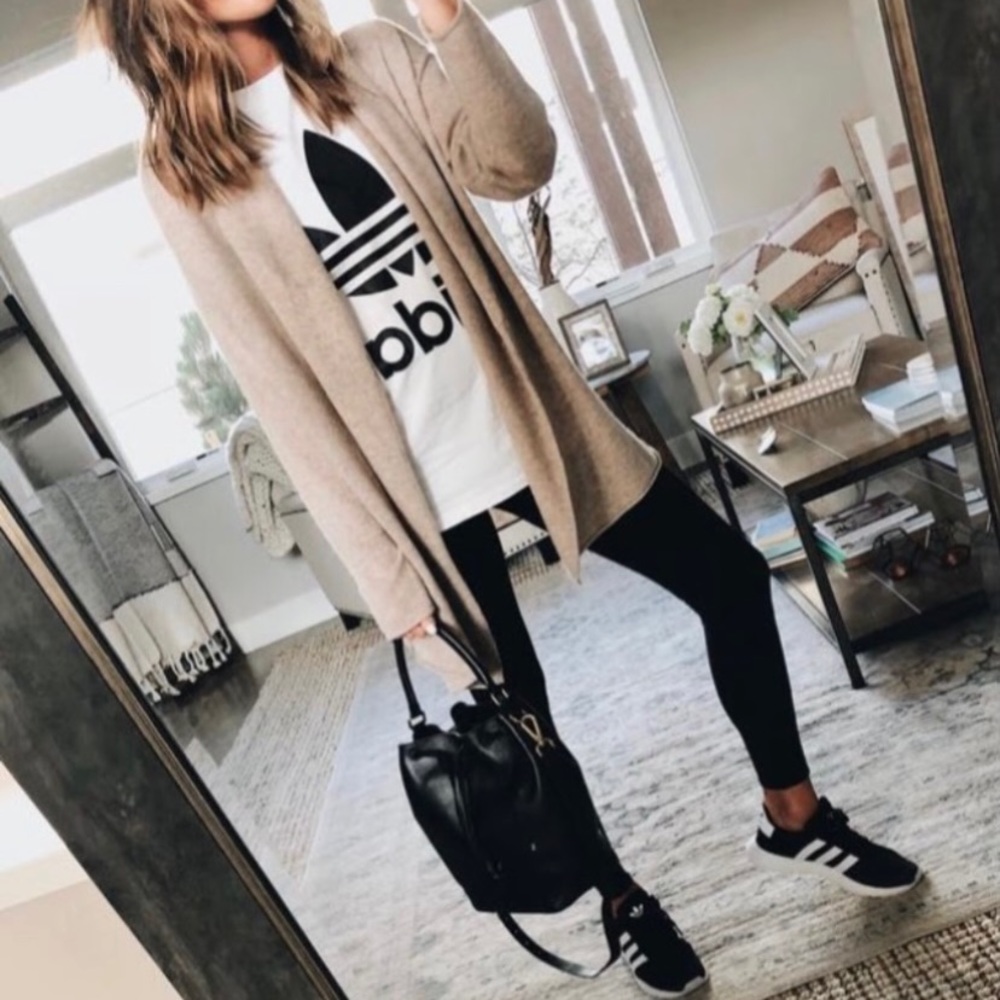 Adidas top